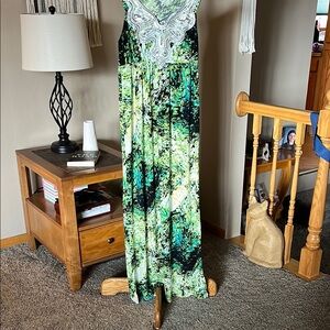 ❤️❤️Cato Green and Black Dress with Sequin Detail❤️❤️